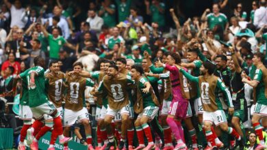 México abre Copa vencendo África do Sul em duelo com três expulsões