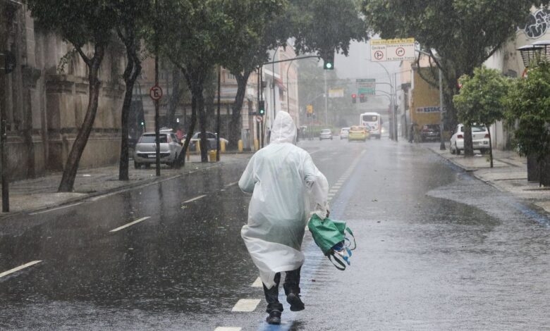 Sul, Sudeste e Centro-Oeste podem ter final de semana de chuva intensa