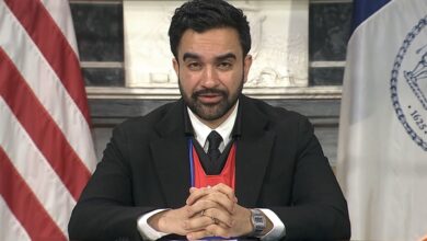 Prefeito de Nova York exalta Sócrates e mobilização social no futebol