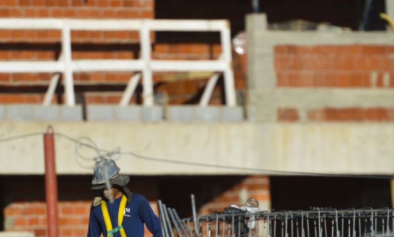 Construção empregou 2,5 milhões e pagou média de 2,1 salários mínimos