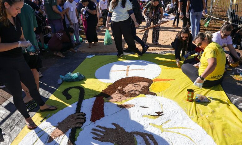 Jovens no DF se unem por tapetes de Corpus Christi e “jejum” de telas