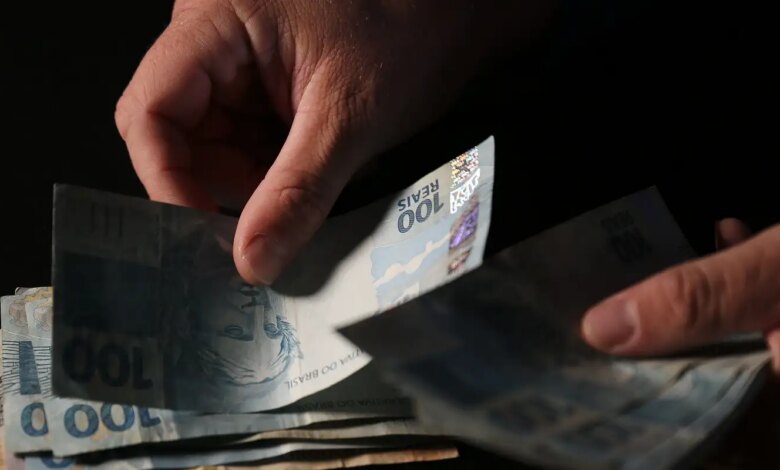 Brasileiros sacaram em abril R$ 482,8 milhões esquecidos em bancos