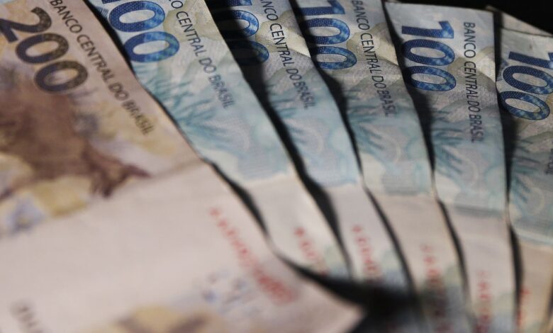 União paga R$ 834,8 milhões em dívidas de estados e municípios em maio