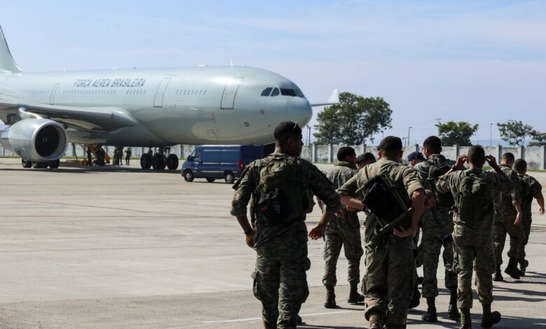 FAB envia militares e 18 toneladas de medicamentos para a Venezuela