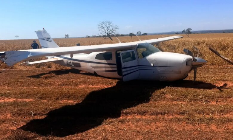 FAB intercepta aeronave suspeita vinda da Bolívia