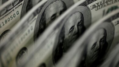 Dólar sobe para R$ 5,11, e bolsa fica estável, apesar de tensão global