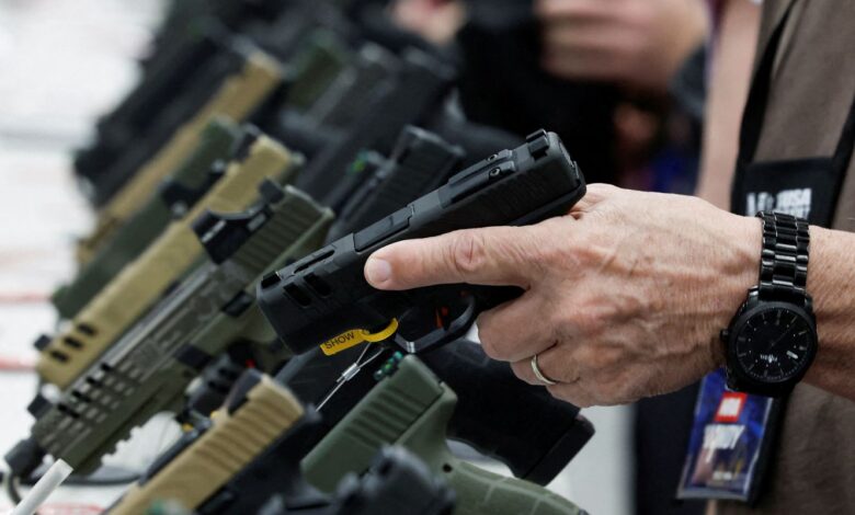Ações pró-armas de Trump devem favorecer facções criminosas no Brasil