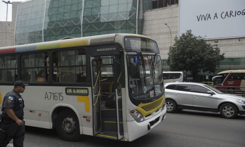 Rodoviários do Rio decidem continuar em estado de greve até amanhã