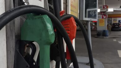 Gasolina com 32% de etanol deve ser R$ 0,03 mais barata, diz ministro