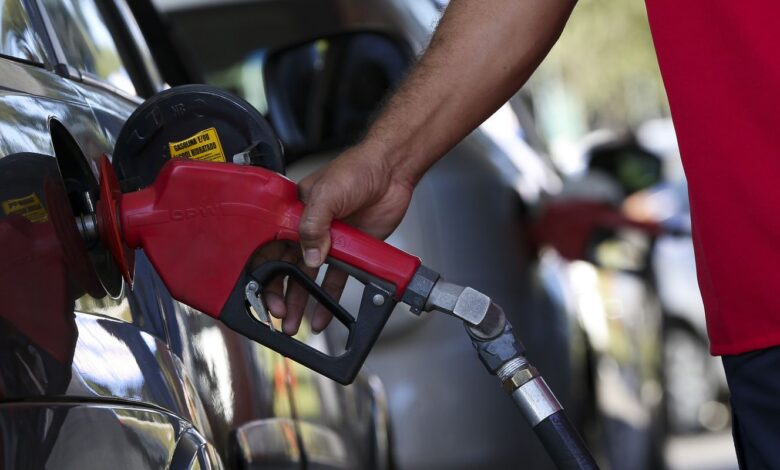 Governo adia reunião que pode aumentar etanol na gasolina para 32%