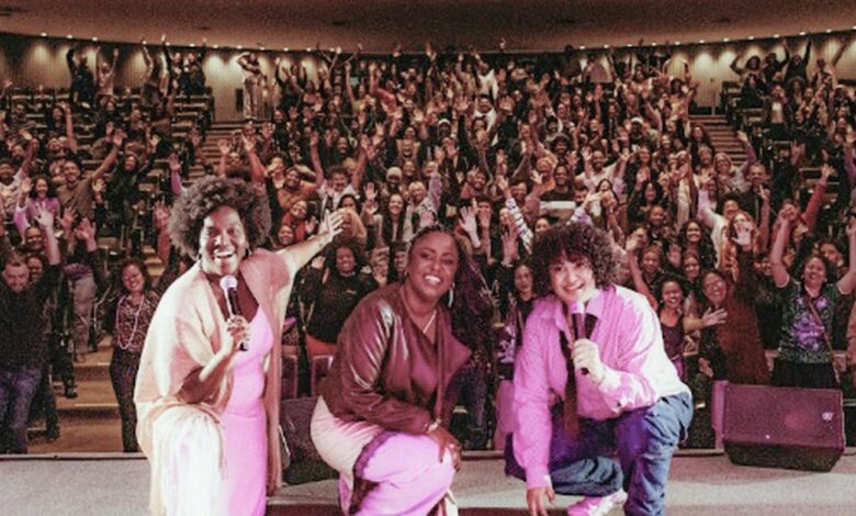 É possível fazer rir e incomodar, diz atriz do projeto Humor Negro