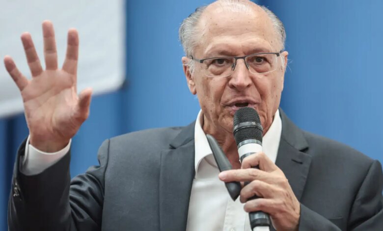 Alckmin diz que Milei presta desserviço à Argentina