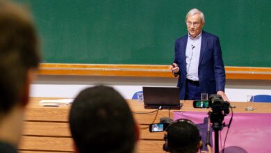 Nobel da economia diz que impacto da IA no emprego é superestimado