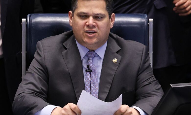 Governo pede a Alcolumbre que instale comissão sobre MP das Blusinhas