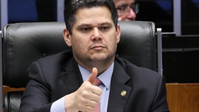 Alcolumbre destrava PEC do fim da 6x1 após conversas com Lula