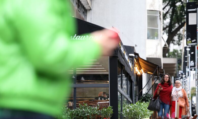 Frente fria leva chuva e ventania à capital paulista e áreas do estado
