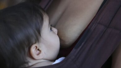Amamentação reduz risco de doença cardíaca na mãe