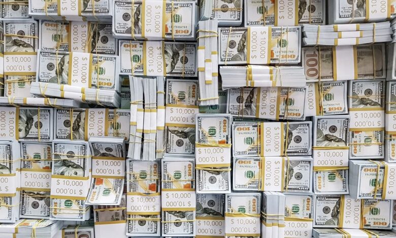 Dólar cai a R$ 5,14 com alívio no mercado externo