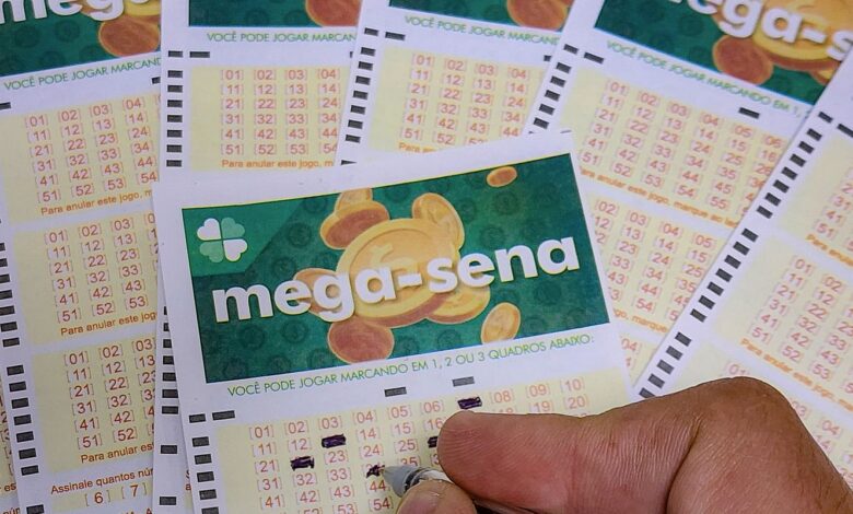 Mega-Sena sorteia prêmio acumulado de R$ 165 milhões neste domingo