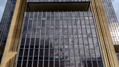 BC aponta desaceleração da inflação, mas mantém alerta sobre riscos