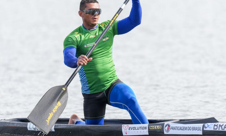 Isaquias Queiroz é campeão mundial no C1 500m na Polônia