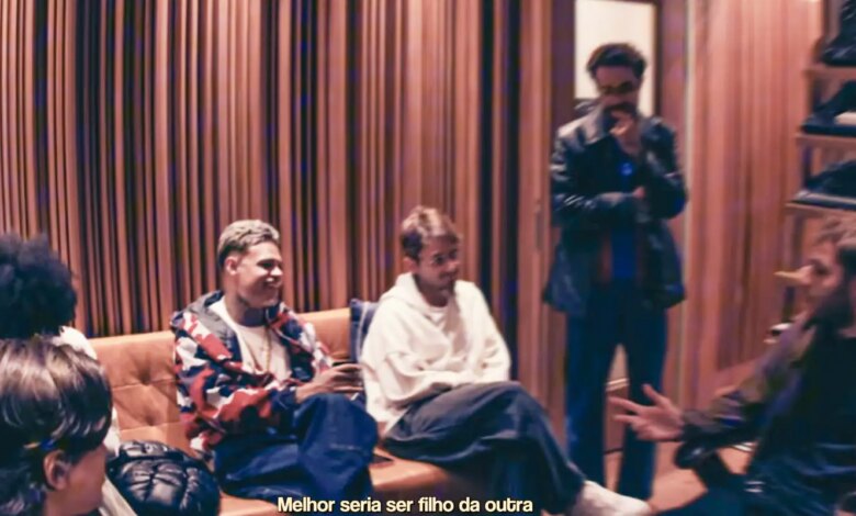 Artistas de diferentes gerações interpretam clássicos de Chico Buarque