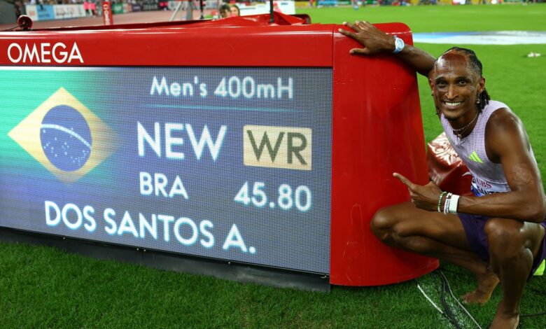 Alison dos Santos quebra recorde mundial dos 400m com barreiras