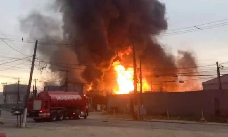 Prefeitura interdita entorno de fábrica atingida por incêndio em SP