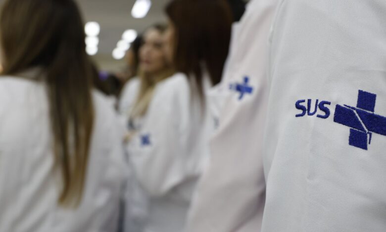 Saúde estende atuação de 676 médicos especialistas no SUS