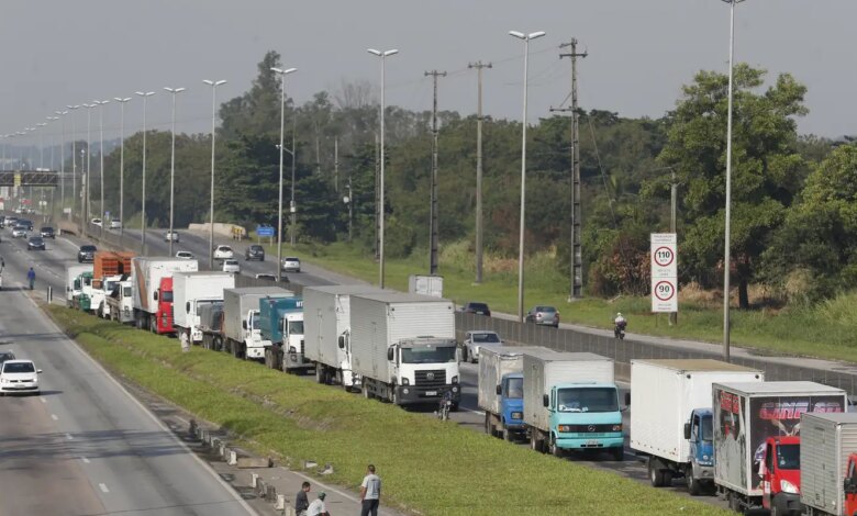 Lei garante frete mínimo no transporte de cargas; saiba o que muda