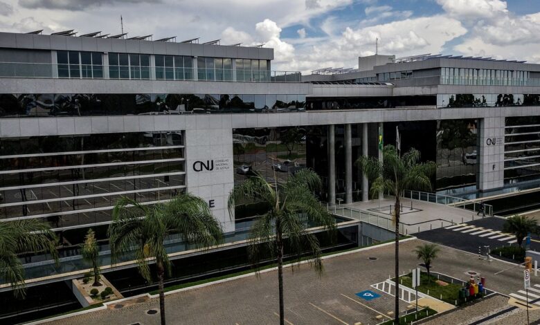 CNJ acaba com aposentadoria compulsória como punição máxima para juíz