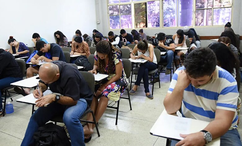 Encceja é no próximo domingo; saiba como consultar locais de provas