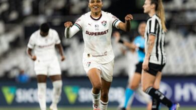 Fluminense domina, vence e complica Botafogo no Brasileirão Feminino