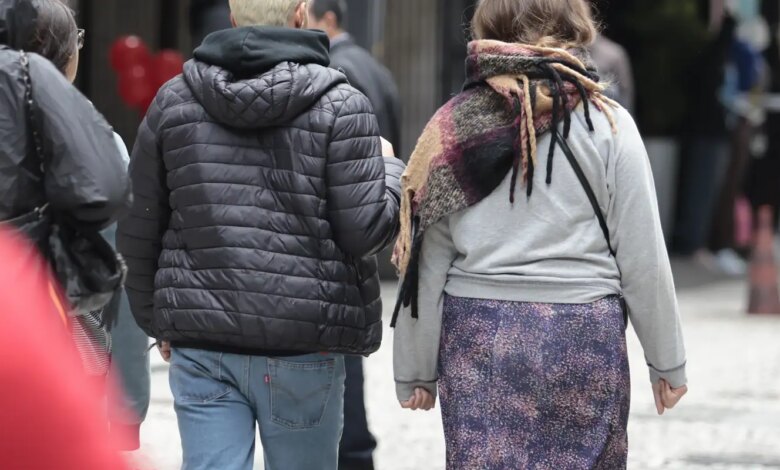 Frente fria associada a ciclone baixa temperatura no Sul do país