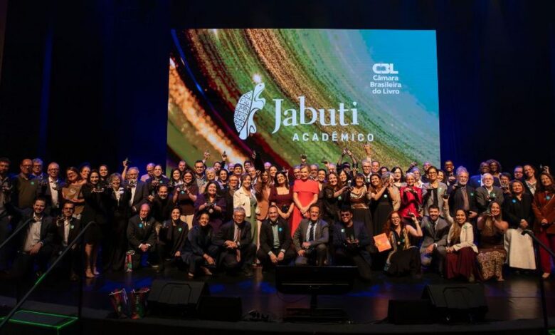 Cerimônia em São Paulo revela vencedores do 3º Prêmio Jabuti Acadêmico