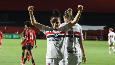 São Paulo vence Vitória e assume liderança do Brasileirão Feminino