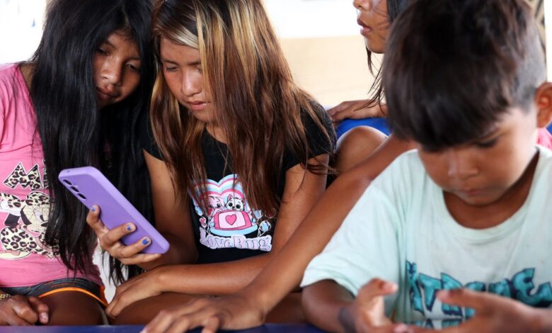 Lei que aumenta punição a crimes digitais contra crianças é sancionada