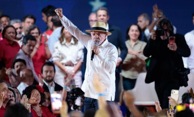PT oficializa candidatura de Lula à Presidência