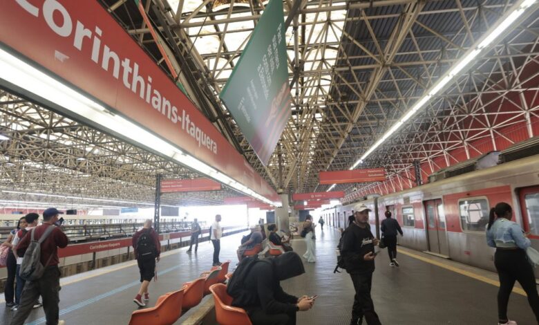 Trabalhadores da CPTM realizam assembleia sobre continuidade da greve