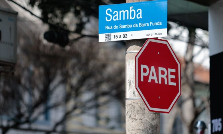 Em São Paulo, rua é renomeada em homenagem à história do samba