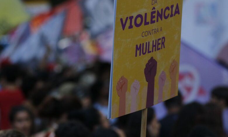 Violência contra a mulher: 7,5 mil agentes serão capacitados