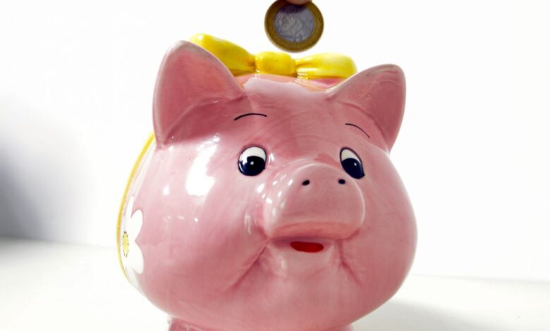 Retiradas da poupança superam depósitos em R$ 7,15 bilhões em julho
