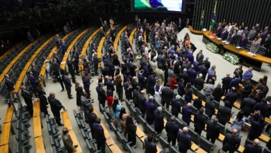 Congresso deve decidir sobre "taxa das blusinhas" nesta segunda