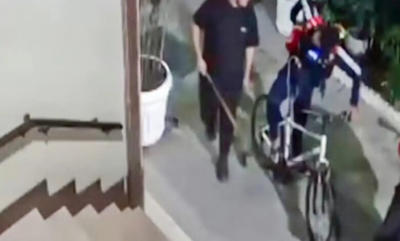 Seguranças de rua são presos por agredir ciclista até a morte no Rio