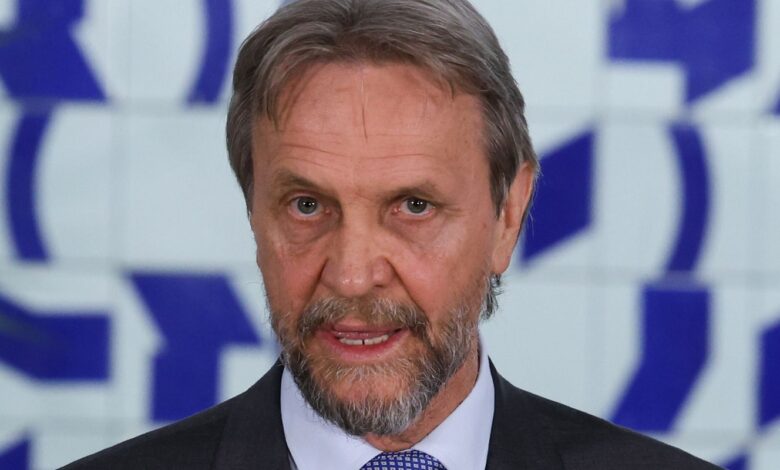 Após AVC isquêmico, líder do PT na Câmara continua internado