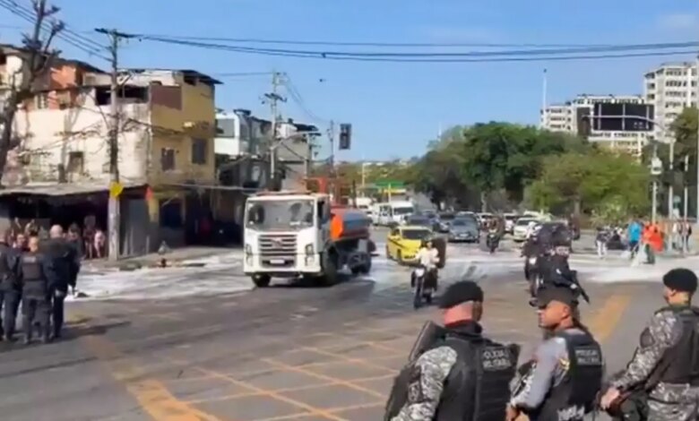 Manifestações contra ação da polícia bloqueiam vias do Rio