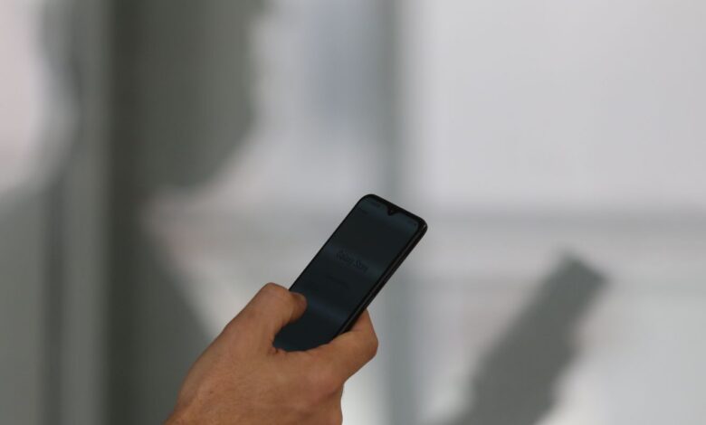 Mais de 830 mil celulares foram subtraídos em 2025, aponta relatório