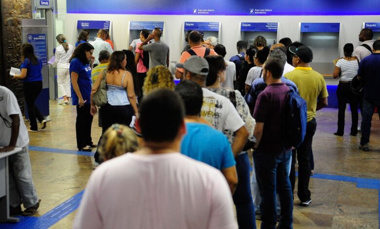 Bancários farão paralisação de 24 horas nesta quinta-feira