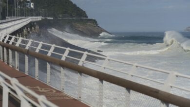 Rio de Janeiro tem aviso de ressaca; ciclovia Tim Maia é fechada