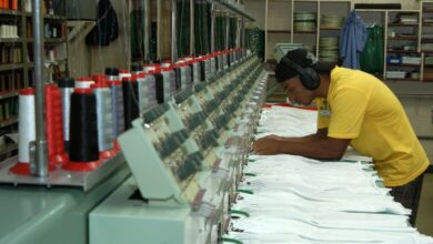 Economia recua 0,4% na passagem de junho para julho, estima FGV